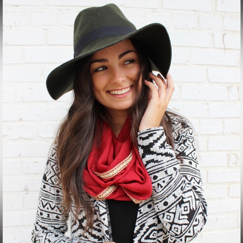 Wine infinity scarf